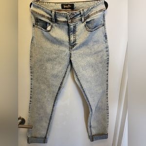 🩶 New Denim Capri